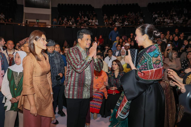Gubernur Sumatera Utara Bobby Nasution tegaskan kesiapan Sumut menjadi pusat fashion Indonesia melalui pengembangan wastra tradisional dalam penutupan Indonesia Fashion Week (IFW) 2026 di Jakarta, Minggu (2/8/2026). Foto: Dok. Diskominfo Sumut