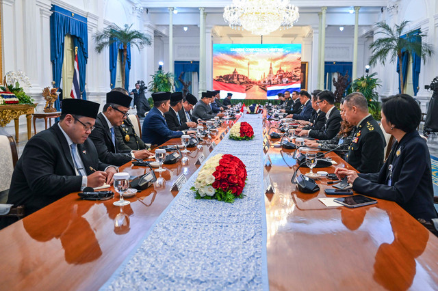 Presiden Prabowo Subianto (ketujuh kiri) dan Perdana Menteri (PM) Thailand Anutin Charnvirakul (keenam kanan) melakukan pertemuan bilateral saat kunjungan kenegaraan di Istana Merdeka, Jakarta, Senin (3/8/2026). Foto: Galih Pradipta/ANTARA FOTO