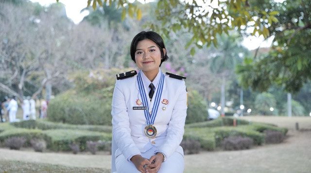 Charina Anggie Simbolon, salah satu lulusan terbaik atau Sapta Abdi Praja IPDN XXXIII. Foto: Kemendagri RI
