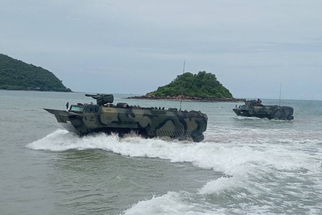 Rantis Amfibi AWAV 8x8 buatan Thailand. Foto: Facebook/Naval Spokesperson