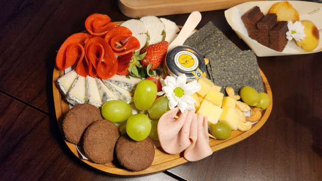 Ilustrasi Cheese Platter Gelael, Foto: Azalia Amadea/kumparan/kumparanFOOD