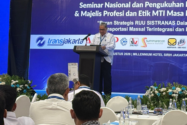 Direktur Jenderal Intramoda Kemenhub Risal Wasal dalam Seminar MTI di Jakarta, Selasa (4/8/2026). Foto: Argya D. Maheswara/kumparan 