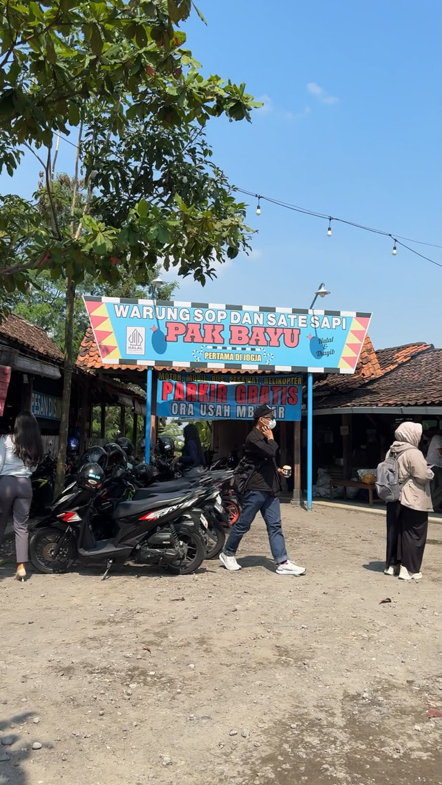 Warung sop dan sate sapi pak bayu (Pribadi)