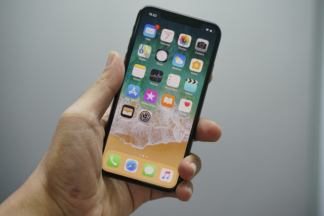 Ilustrasi iPhone Air 2. Foto: Unsplash.
