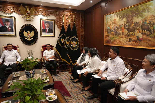 Komisi Kejaksaan (Komjak) menemui Menko Polkam Djamari Chaniago membahas kasus eks Jampidsus Febrie Adriansyah di Kantor Kemenko Polkam, Jakarta, Selasa (4/8/2026). Foto: Dok. Komisi Kejaksaan