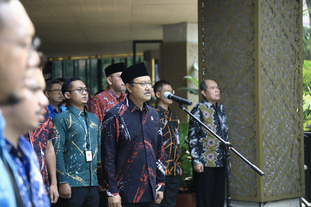 Menteri Sosial Saifullah Yusuf (Gus Ipul) lantik 67 pejabat fungsional Kemensos dan tekankan pentingnya akurasi data bansos, program graduasi kemandirian, serta komitmen pencegahan korupsi, Selasa (4/8/2026). Foto: Dok. Kemensos