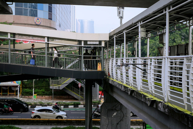 Jembatan Penyeberangan Orang (JPO) di Jalan HR Rasuna Said, Jakarta Selatan, Rabu (5/8/2026). Foto: Jamal Ramadhan/kumparan