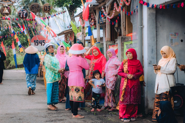 Ilustrasi Ide Lomba 17 Agustus untuk Ibu Ibu. Unsplash.com/firman fatthul