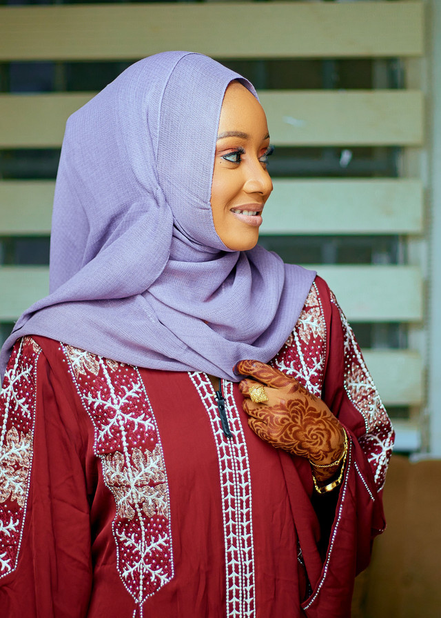Seorang perempuan muslim foto by Pexels