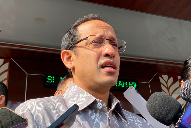 Eks Mendikbudristek Nadiem Anwar Makarim memberikan keterangan pers sebelum sidang perdana pembacaan memori banding di Pengadilan Tinggi Jakarta, Rabu (5/8/2026). Foto: Aditya Nugraha/kumparan