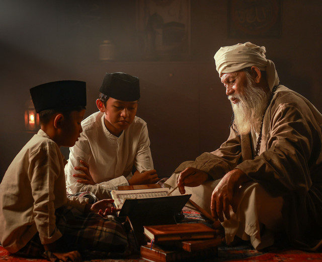 Ilustrasi seorang ulama dan ilmuan foto by Pexels