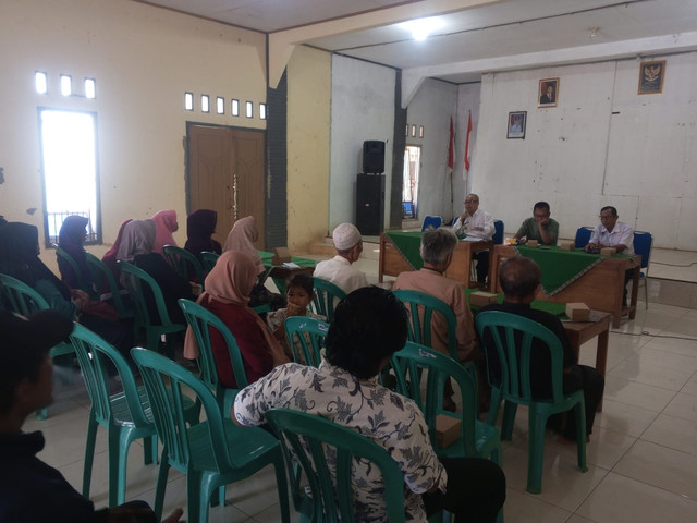 Sosialisasi Program BSPS bersama Tim H. Rofik Hananto dan Pemerintah Desa Selakambang.foto dokumen pribadi