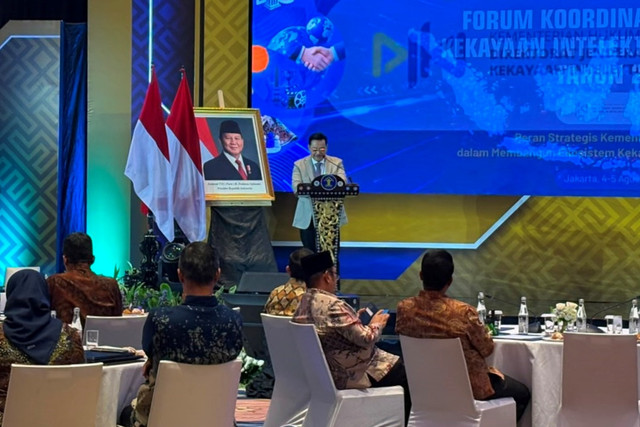 Wakil Menteri Koordinator Bidang Hukum, HAM, Imigrasi, dan Pemasyarakatan Otto Hasibuan memberikan sambutan dalam forum Koordinasi Nasional Kekayaan Intelektual Indonesia Tahun 2026 di Hotel Fairmont, Jakarta Pusat, Rabu (5/8/2026). Foto: Nauval Pratama/kumparan