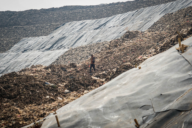 Suasana Tempat Pembuangan Sampah Terpadu (TPST) Bantargebang, Kota Bekasi, Jawa Barat, Rabu (5/8/2026). Foto: Iqbal Firdaus/kumparan