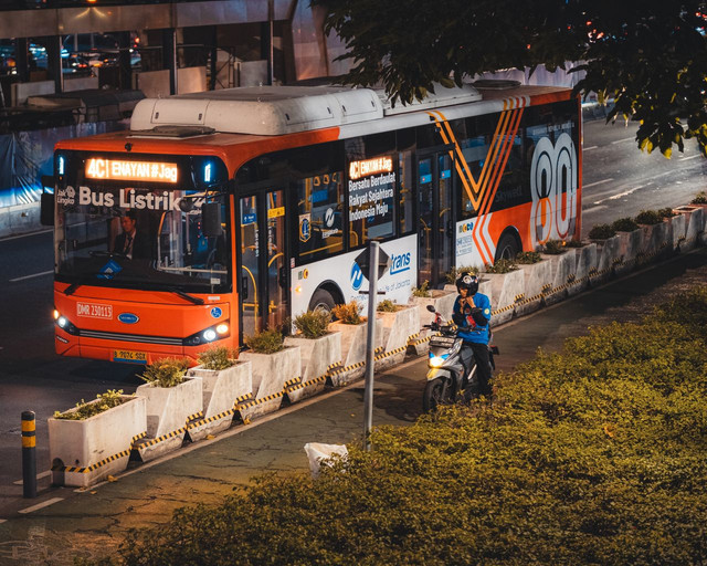 Ilustrasi membahas tarif Transjakarta Blok M-Bandara Soetta. Foto: Pexels