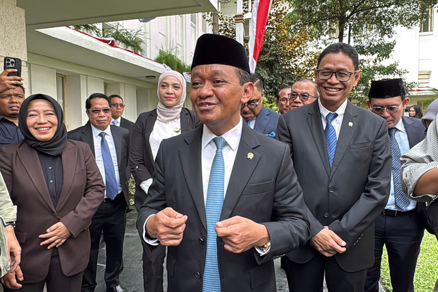 Menteri Energi dan Sumber Daya Mineral (ESDM) Bahlil Lahadalia usai pelantikan pejabat baru, Rabu (5/8/2026). Foto: Fariza Rizky Ananda/kumparan