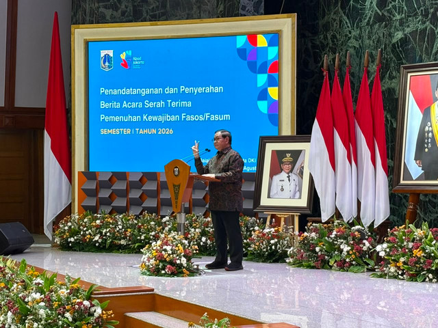 Gubernur DKI Jakarta Pramono Anung saat menghadiri Penandatanganan dan Penyerahan Berita Acara Serah Terima Pemenuhan Kewajiban Fasos/Fasum Semester I Tahun 2026 di Balai Kota DKI Jakarta, Rabu (5/8/2026). Foto: Nauval Pratama/kumparan