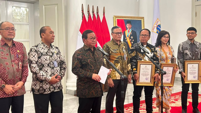 Gubernur DKI Jakarta Pramono Anung usai menghadiri Penandatanganan dan Penyerahan Berita Acara Serah Terima Pemenuhan Kewajiban Fasos/Fasum Semester I Tahun 2026 di Balai Kota DKI Jakarta, Rabu (5/8/2026). Foto: Nauval Pratama/kumparan