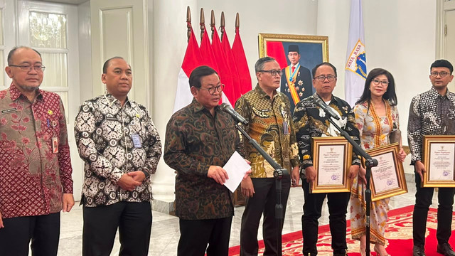 Gubernur DKI Jakarta Pramono Anung usai menghadiri Penandatanganan dan Penyerahan Berita Acara Serah Terima Pemenuhan Kewajiban Fasos/Fasum Semester I Tahun 2026 di Balai Kota DKI Jakarta, Rabu (5/8/2026). Foto: Nauval Pratama/kumparan
