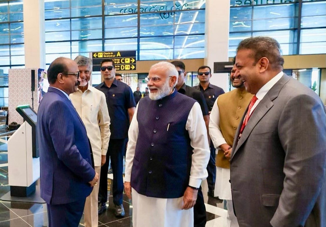 PM India Narendra Modi saat meresmikan Bbandara Vizag. Foto: GMR Group.