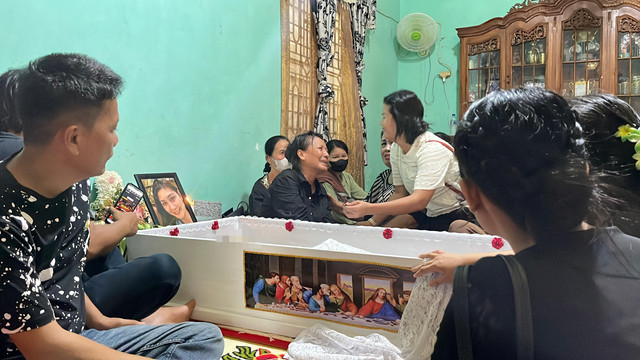 Suasana kediaman keluarga mantan istri polisi yang tewas di rumahnya, Medan, Rabu (5/8/2026). Foto: Amar Marpaung/kumparan