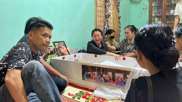 Suasana kediaman keluarga mantan istri polisi yang tewas di rumahnya, Medan, Rabu (5/8/2026). Foto: Amar Marpaung/kumparan
