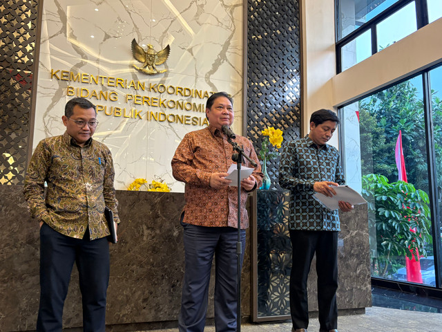 Menko Perekonomian Airlangga Hartarto menyampaikan paparan pertumbuhan ekonomi Indonesia kuartal II 2026 dalam konferensi pers di Jakarta, Rabu (5/8). Foto: Muhammad Fhandra/kumparan