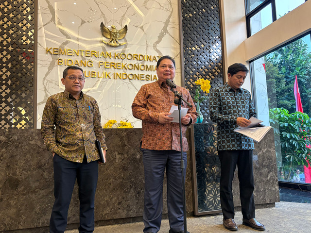 Menko Perekonomian Airlangga Hartarto menyampaikan paparan pertumbuhan ekonomi Indonesia kuartal II 2026 dalam konferensi pers di Jakarta, Rabu (5/8). Foto: Muhammad Fhandra/kumparan
