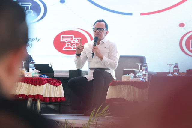 Wamendagri Bima Arya Sugiarto minta kepala daerah bangun ekosistem Koperasi Desa/Kelurahan Merah Putih (KDKMP) secara kolaboratif dalam Seminar Nasional KDKMP di Ternate, Maluku Utara, Rabu (5/8/2026). Foto: Dok. Kemendagri