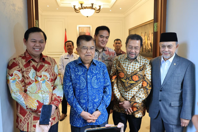 Momen Pimpinan DPD RI Sambangi Kediaman Jusuf Kalla di Jalan Brawijaya Jakarta Selatan, Rabu (5/8/2026). Foto: Dok. Istimewa