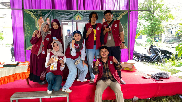 Foto mahasiswa KKN 67 UINSA 2026(Sumber: Foto)