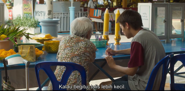 Tangkapan layar film How to Make Millions Before Grandma Dies. Sumber: GDH 559 / Netflix).