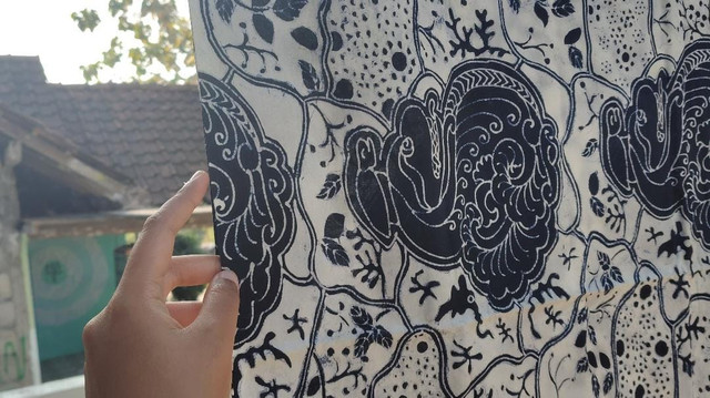 Batik Dewi Sambi khas Sambirejo (Sumber: Dokumentasi Pribadi)