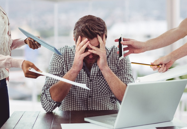 Apa Itu Burnout? Kenali Ciri-ciri dan Cara Mengatasinya Secara Efektif. Sumber: magnific.com