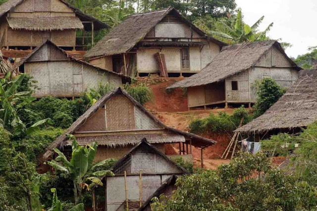 Desa Adat Badui, Sumber : https://www.masterplandesa.com/wisata/5-desa-adat-di-indonesia-sebagai-tujuan-travelling/