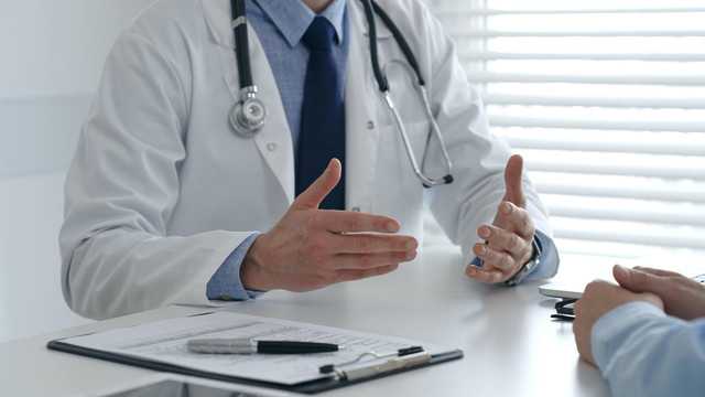 Ilustrasi dokter. Foto: Volha_R/Shutterstock