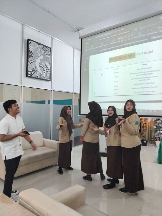 Siswa diajak mengenal emosi melalui ekspresi wajah. Dok. Istimewa