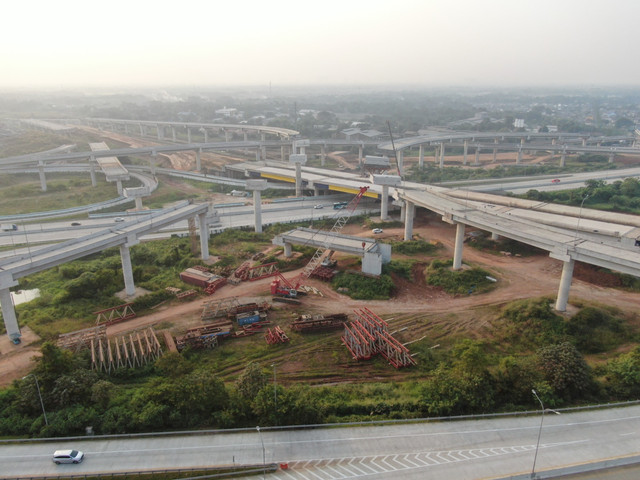 PT Wijaya Karya (Persero) Tbk (WIKA) terus mempercepat penyelesaian pembangunan Jalan Tol Jakarta-Cikampek II Selatan Paket 2A. Foto: WIKA