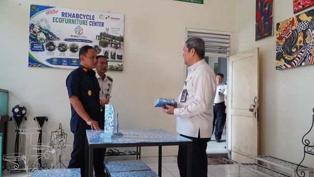 Kakanwil Ditjenpas DIY Apresiasi Inovasi Ecobrick Warga Binaan Rutan Bantul