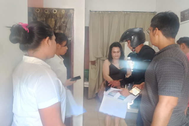 Penangkapan pria produksi video pornografi di Medan, Kamis (6/8/2026). Foto: Polrestabes Medan