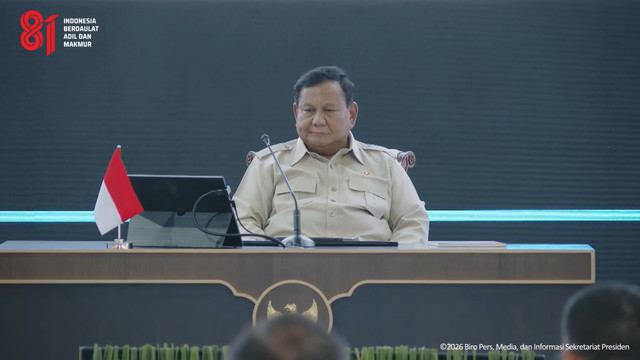 Presiden Prabowo Subianto menyimak pidato Kepala Badan Riset dan Inovasi Nasional (BRIN), Arif Satria di Istana Merdeka, Jakarta, Kamis (6/8/2026). Foto: YouTube/ Sekretariat Presiden
