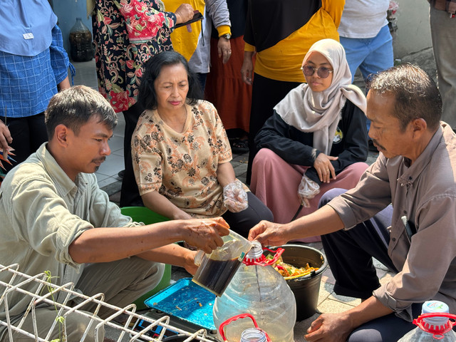 Demonstrasi Pembuatan Eco-Enzyme, 19 Juli 2026 (Dokumentasi Pribadi)