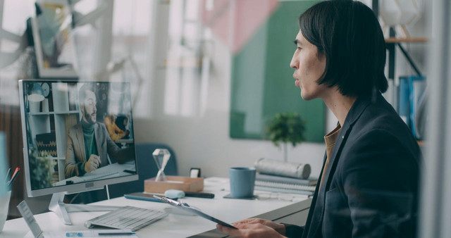 Ilustrasi membahas jawaban apakah Anda memiliki saran atau tanggapan mengenai rekrutmen online. Foto: Pexels