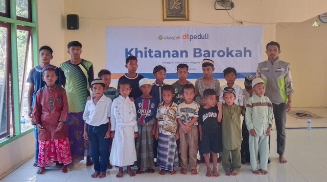 Khitanan Barokah Gratis untuk Anak-anak di Dusun Nangalok, Desa Golo Lijun, Kec. Elar, Manggarai Timur, NTT (Sumber: DT Peduli)