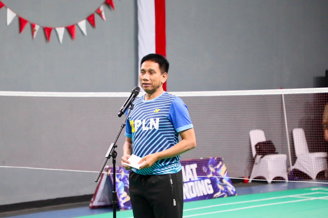 Wamendagri Akhmad Wiyagus ajak aparatur pemerintah maknai HUT ke-81 RI dengan semangat perjuangan, sportivitas, dan persatuan dalam Pertandingan Ekshibisi Bulu Tangkis di Jakarta, Kamis (6/8/2026). Foto: Kemendagri RI