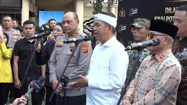 Gubernur Jawa Barat Dedi Mulyadi memberikan keterangan pers terkait pengungkapan kejahatan jalanan periode Juni hingga Agustus 2026 di Mapolda Jawa Barat, Bandung, Jumat (7/8/2026). Foto: Youtube/Bid Humas Polda Jabar