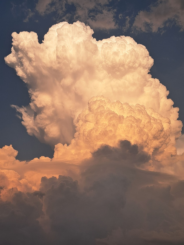 Awan cumulonimbus (Sumber: pexels)