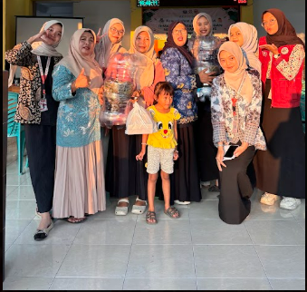 Foto bersama setelah acara selesai (Sumber: Foto diambil oleh mahasiswa KKN 67)