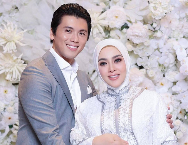 Lirik Lagu Kau yang Utama. Mengintip Potret Syahrini Umumkan Kehamilan Anak Pertama di Media Sosial. Foto: Instagram @princessyahrini
