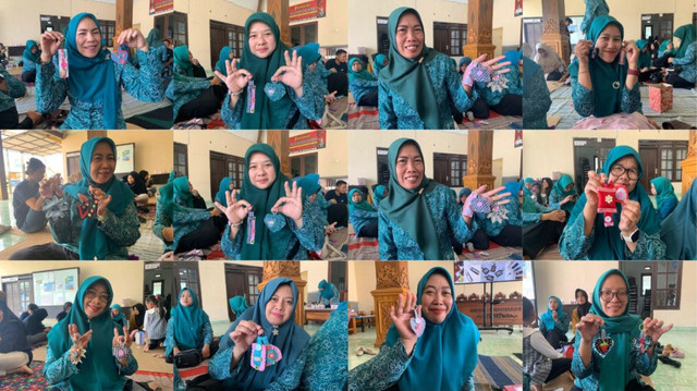 Ibu-ibu PKK Desa Sidodadi menunjukkan hasil kreasi dari limbah kain dan pakaian bekas